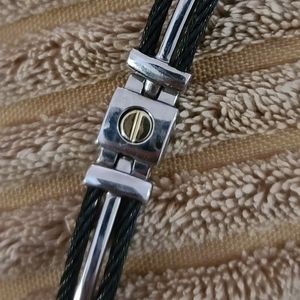 Bridge style men's SS Cable bracelet. Snap clasp.